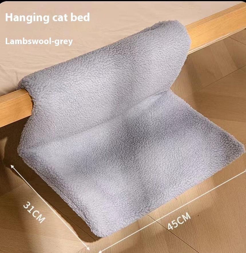 Hamaca Colgante en L de Felpa para Gatos – Confort y diversión desde las alturas 🐱✨ - EliteMascotas