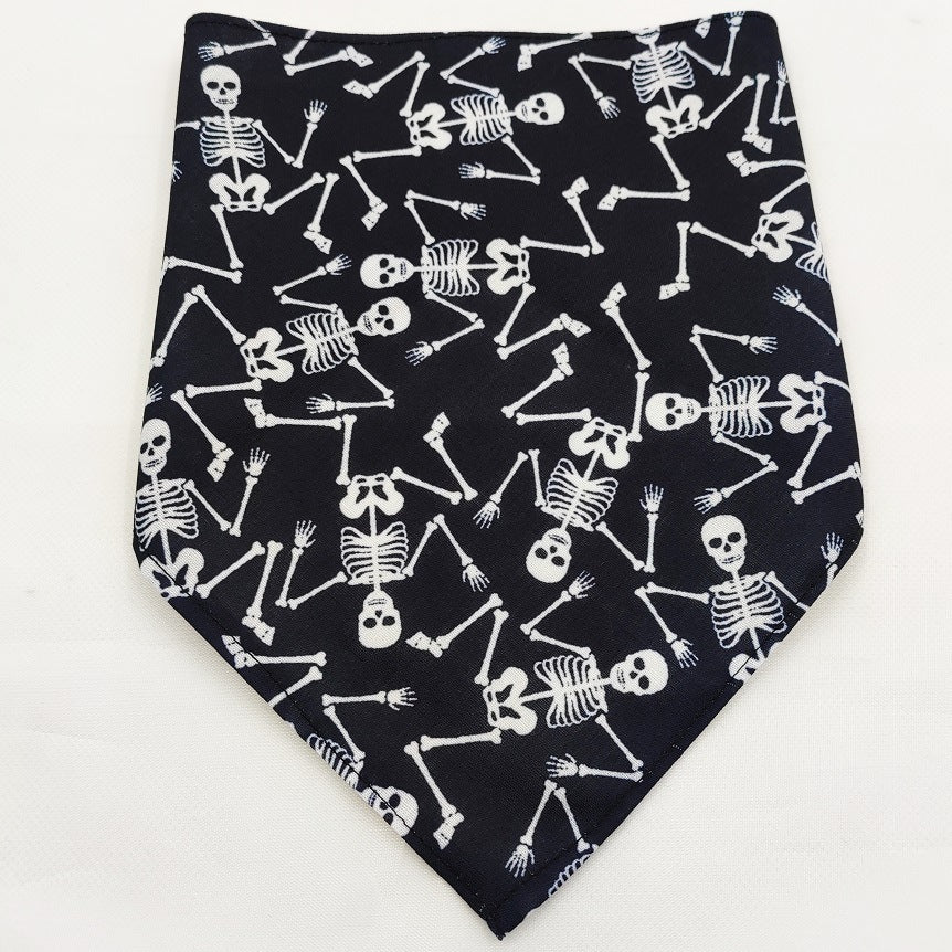 Pañuelo Triangular para Mascotas con Comodidad Diaria – Estilo y Protección para tu Mejor Amigo 🐾🧣 - EliteMascotas